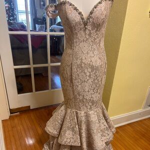 Elegant Lace Mermaid Gown